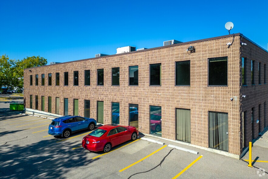 Primary Photo Of 1338 36th Ave NE, Calgary Warehouse For Lease
