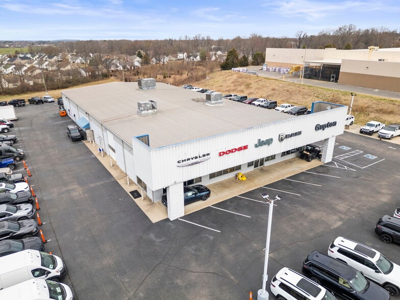 More Photos Of 3450 Tom Austin Hwy, Springfield Auto Dealership For Lease