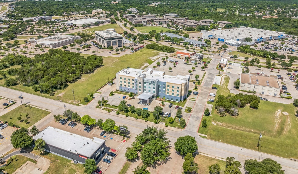 More Photos Of 409 N Clark Rd, Cedar Hill Hotel For Sale