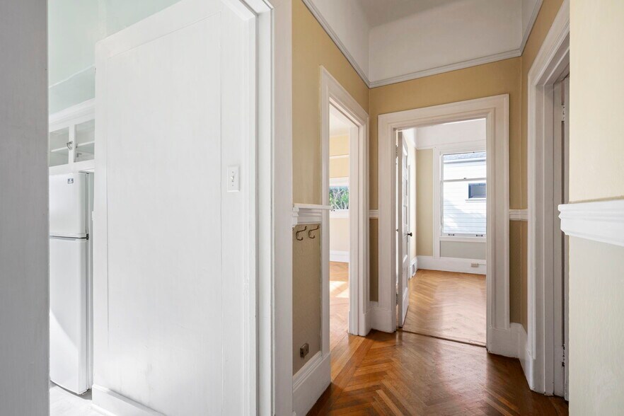 More Photos Of 2 Hugo St, San Francisco Apartments For Sale