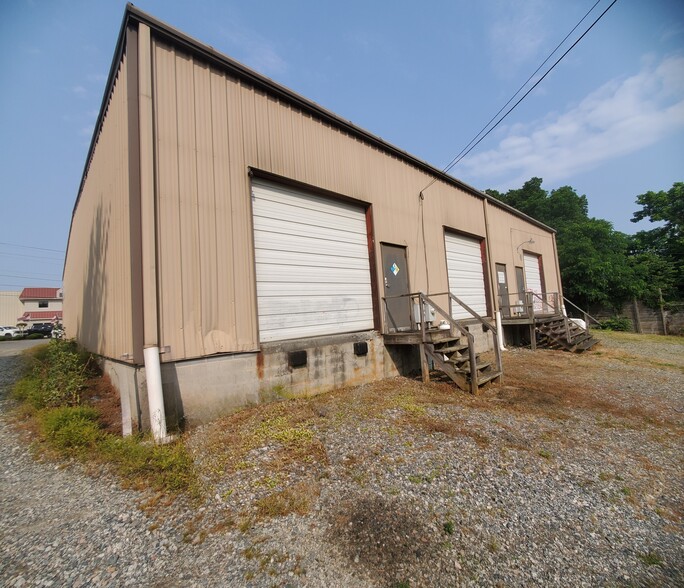 More Photos Of 117 E Bodenhamer St, Kernersville Freestanding For Lease