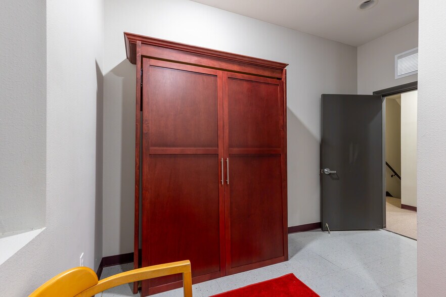 More Photos Of 1302 N Shepherd Dr, Houston Medical For Lease