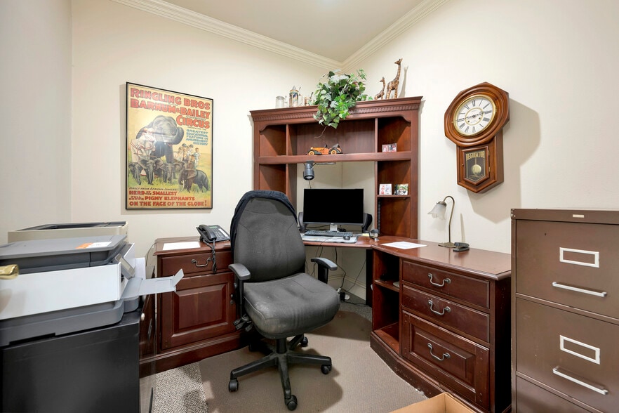 More Photos Of 504 N Euless Main St, Euless Carwash For Sale