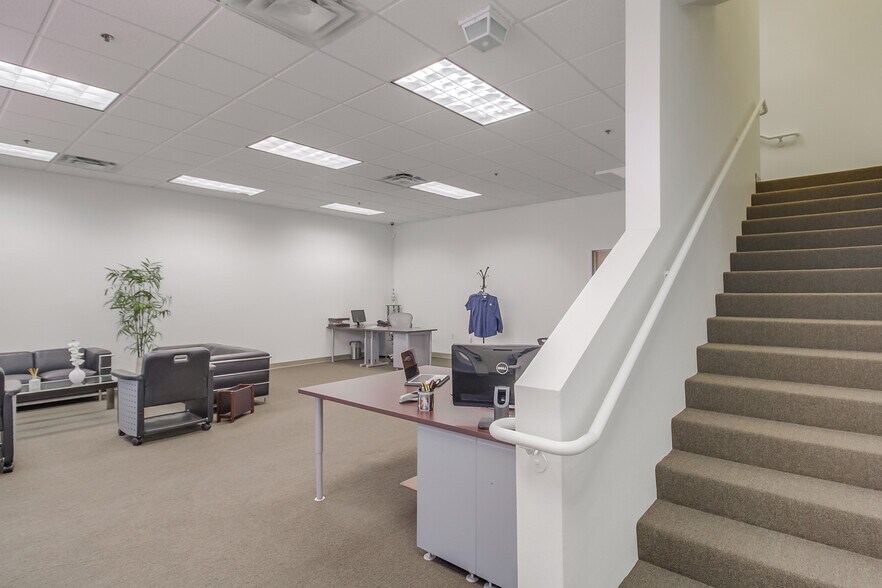 More Photos Of 1568 Lancaster Point Way, San Diego Flex For Sale