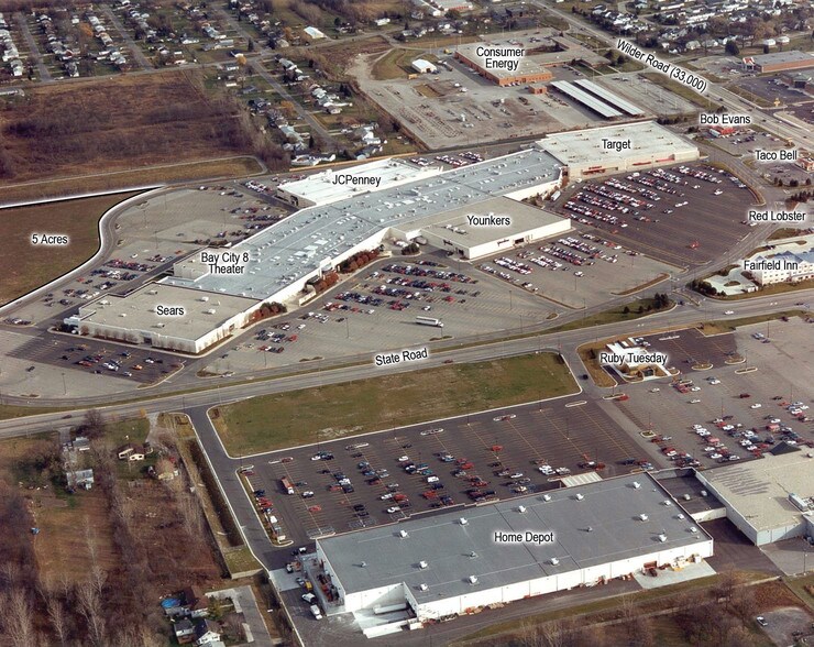 More Photos Of 4129 Wilder Rd, Bay City General Retail For Sale