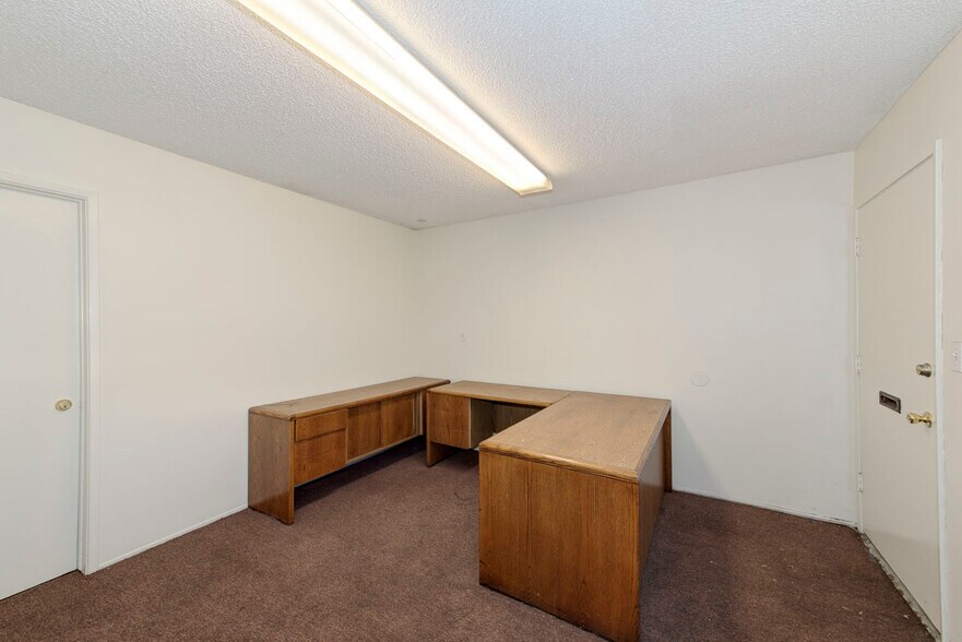 More Photos Of 2736-2742 W Orangethorpe Ave, Fullerton Loft Creative Space For Lease