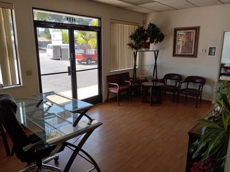 More Photos Of 4778-4790 Dewey Dr, Fair Oaks Loft Creative Space For Sale