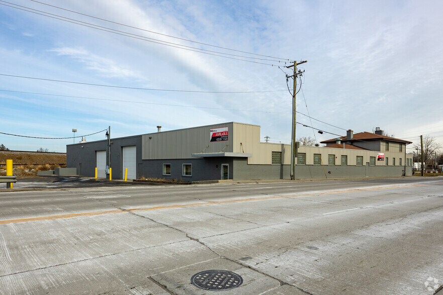 More Photos Of 9600 W Ogden Ave, La Grange Warehouse For Lease