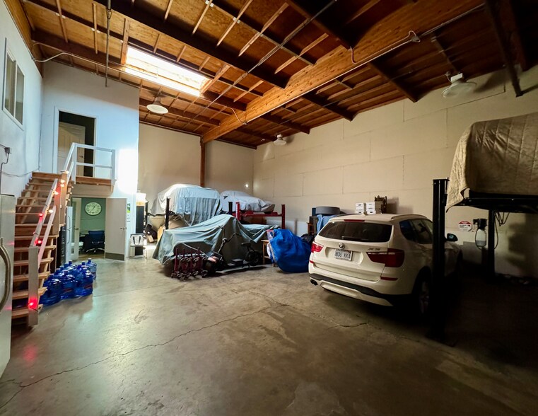 More Photos Of 1590 Rollins Rd, Burlingame Service For Lease