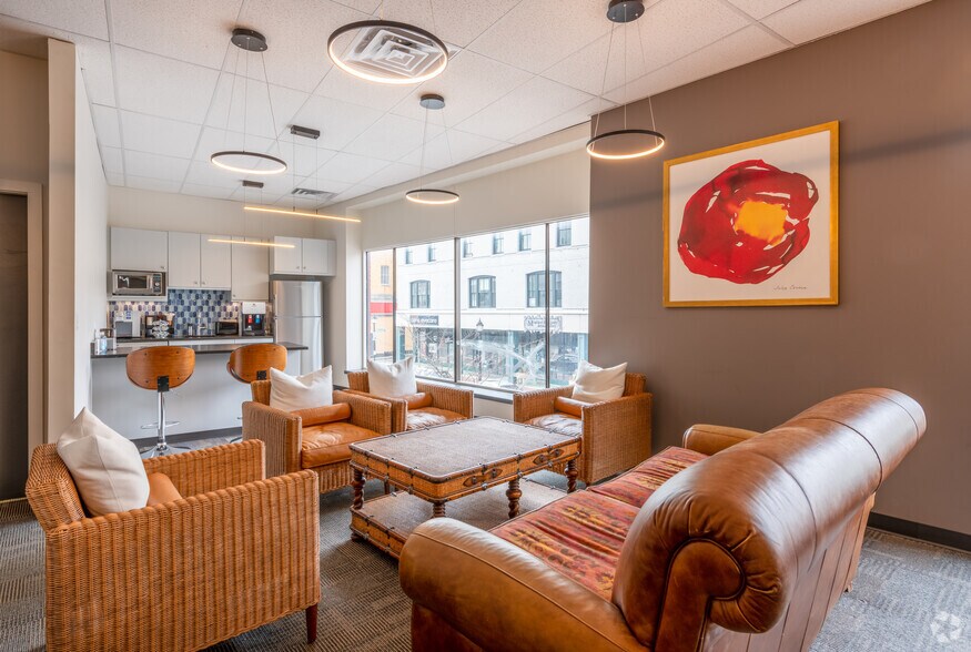 More Photos Of 266-278 Moody St, Waltham Office For Sale