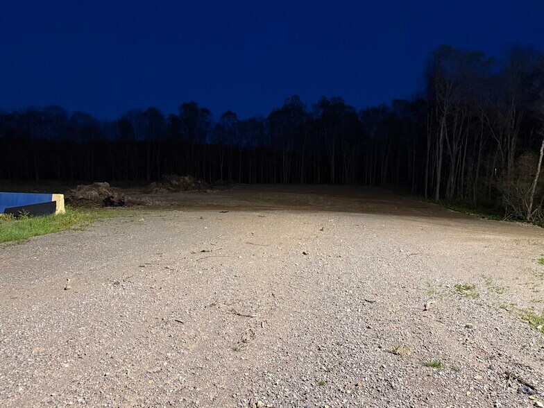 More Photos Of 4881 Pittsburgh Rd, Harrisville Light Distribution For Sale