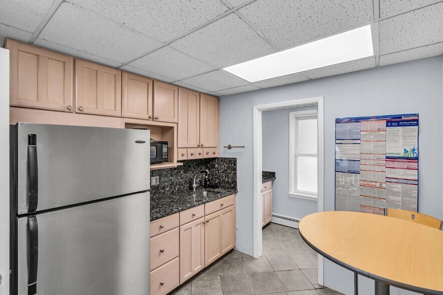 More Photos Of 141 W Main St, Rockaway Service Station For Lease