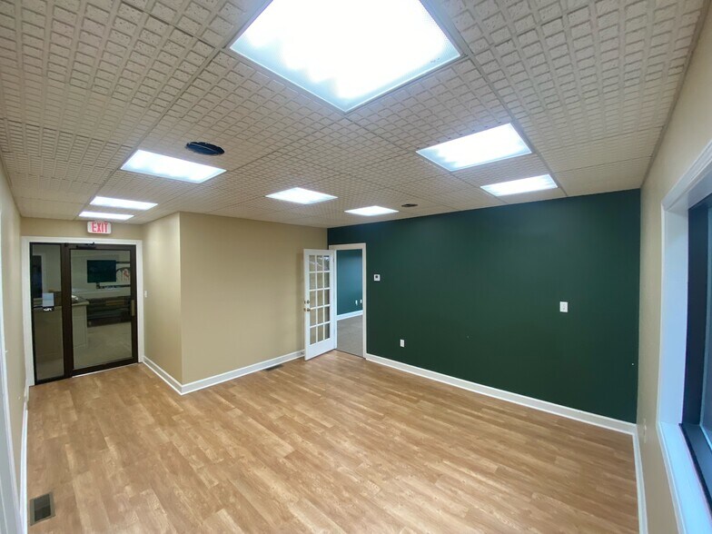 More Photos Of 1131 Fairway St, Bowling Green Medical For Lease