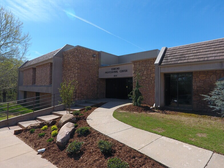 More Photos Of 1603 E 19th St, Edmond Coworking Space