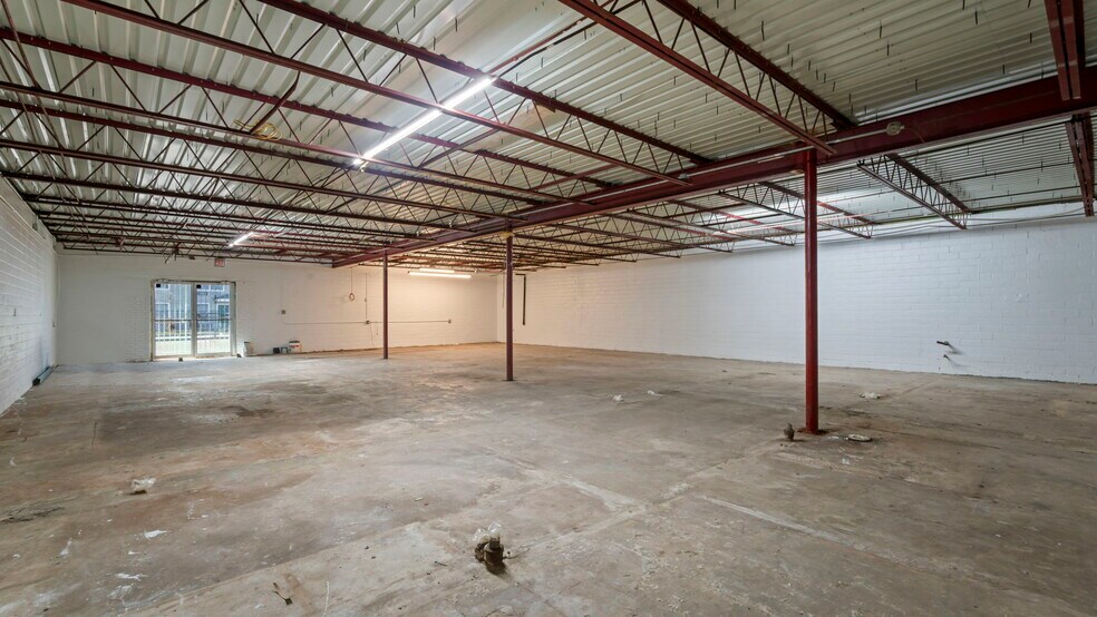More Photos Of 3802 Hardy St, Houston Freestanding For Lease