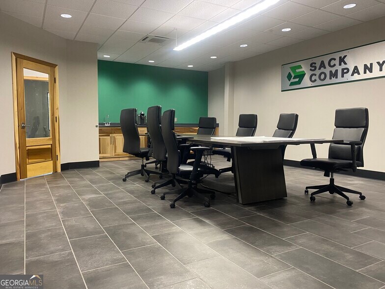 More Photos Of 1124 GA Highway 29 S, East Dublin Office For Sale