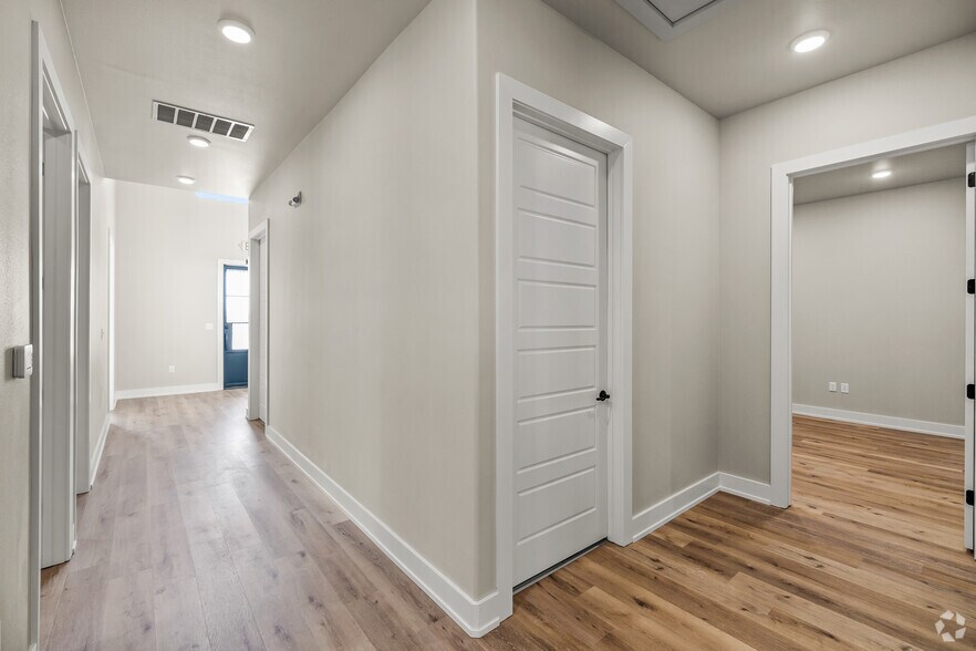 More Photos Of 3218 140th St, Lubbock Office For Sale