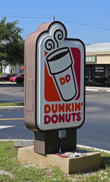 More Photos Of 2601 N Dixie Hwy, Fort Lauderdale Unknown For Lease