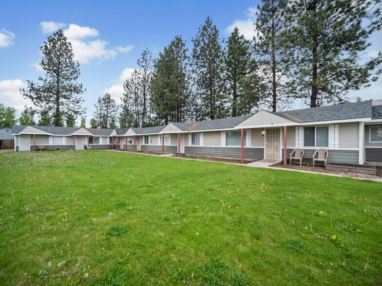 More Photos Of 25 N Airport Rd, Deer Park Apartments For Sale