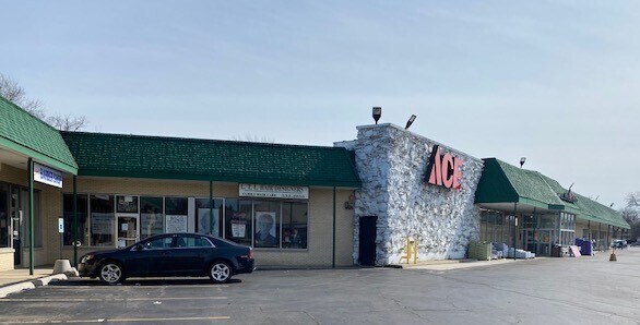 More Photos Of 5600-5649 167th St, Tinley Park Unknown For Lease