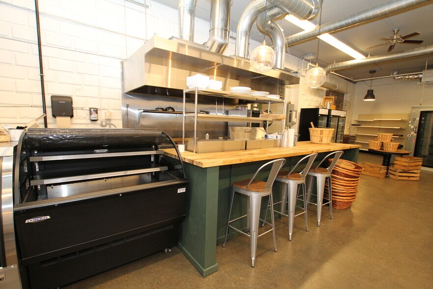 More Photos Of 162 Harding St, Worcester General Retail For Sale