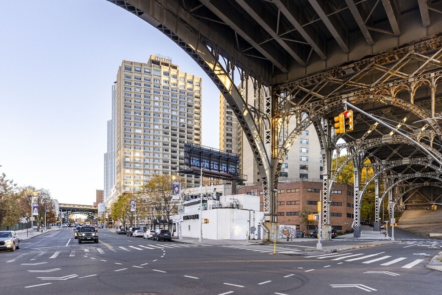 More Photos Of 656 W 125th St, New York Bar For Sale