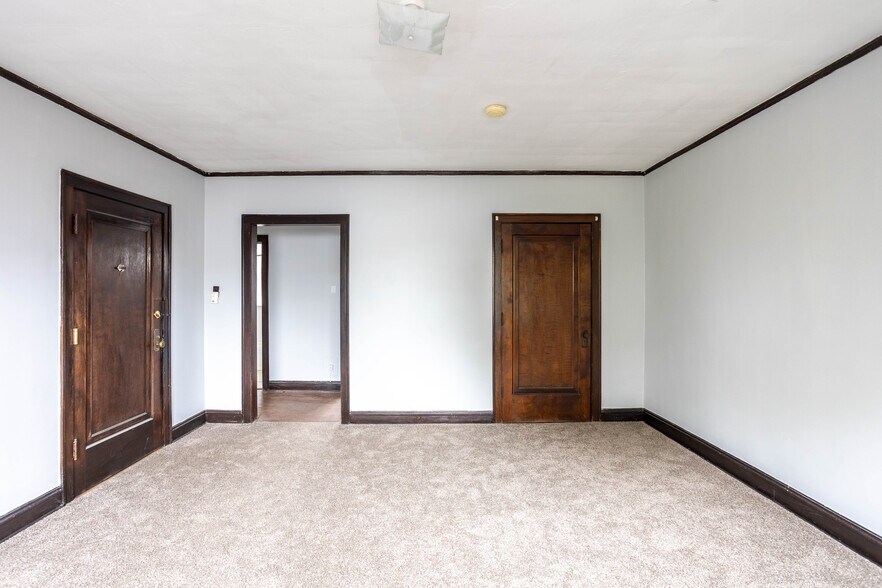 More Photos Of 146 157th St, Calumet City Apartments For Sale