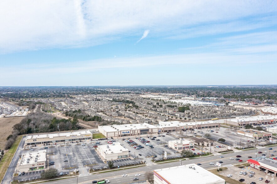 More Photos Of 6501-6887 Highway 6 N, Houston Unknown For Lease