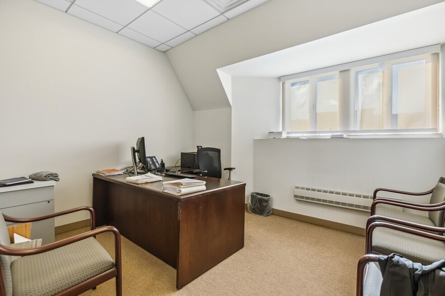 More Photos Of 1 E Ridgewood Ave, Ridgewood Storefront Retail Office For Lease