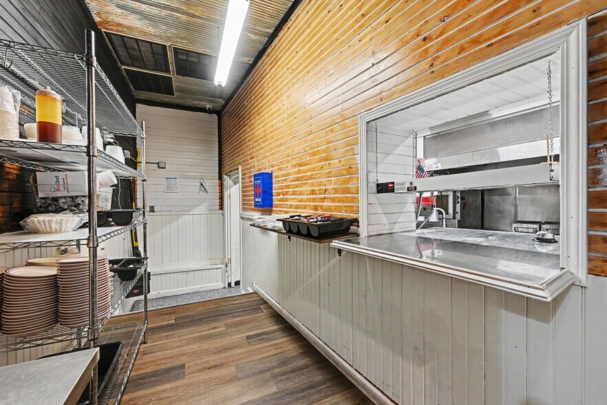 More Photos Of 115 N Main St, Faith Restaurant For Sale