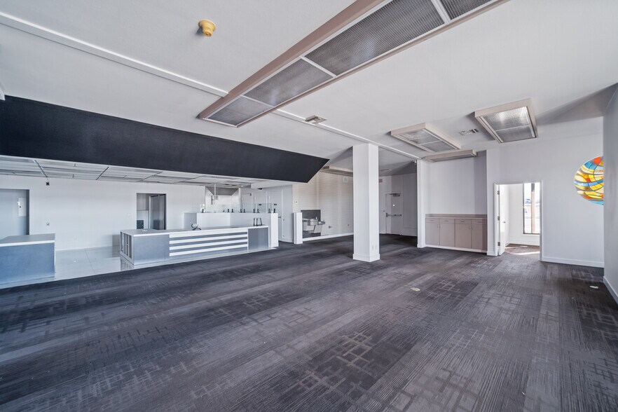 More Photos Of 1755 E Lakeside Dr, Bullhead City Bank For Sale