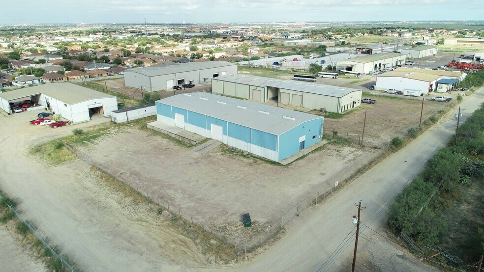 Primary Photo Of 214 Ranch Road 6086D, Laredo Warehouse For Lease