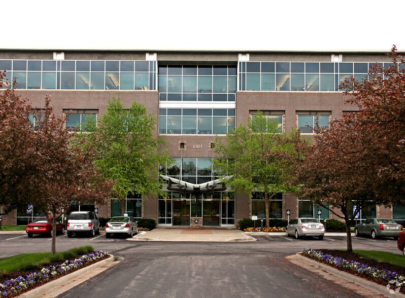 More Photos Of 6301 Glenwood St, Overland Park Office For Sale