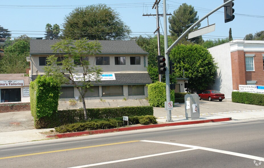More Photos Of 3361-3365 Barham Blvd, Los Angeles Loft Creative Space For Lease