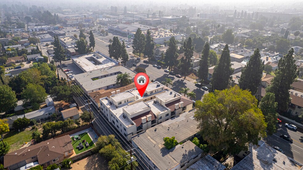 More Photos Of 17115 Chatsworth St, Granada Hills Apartments For Sale