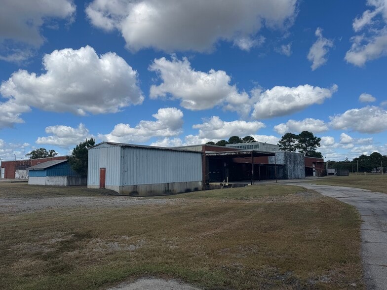 More Photos Of 2600 Wilco Blvd S, Wilson Warehouse For Lease