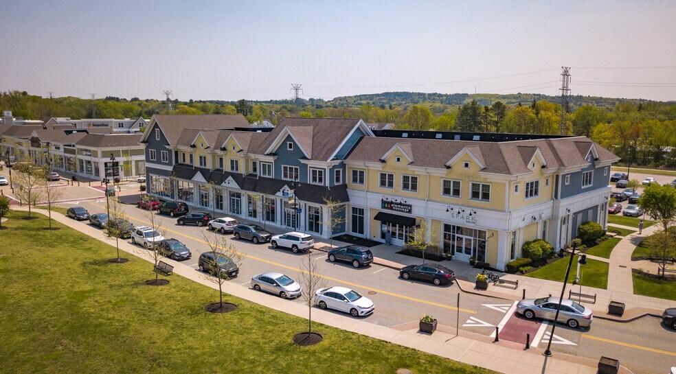 More Photos Of 400-440 Boston Post Rd, Wayland Unknown For Lease