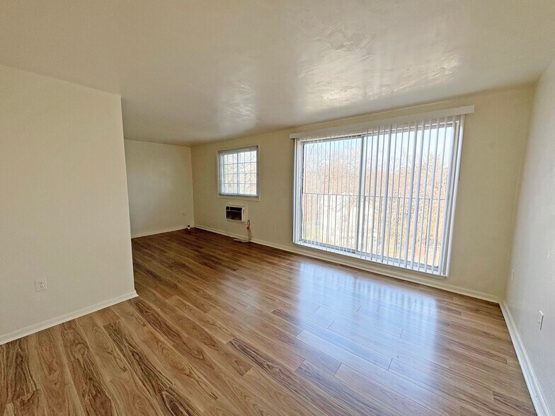 More Photos Of 3917 4th St SE, Washington Apartments For Sale