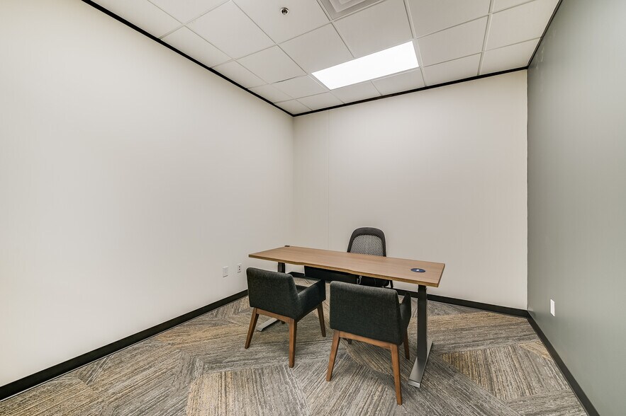 More Photos Of 1340 Airport Commerce Dr, Austin Warehouse For Lease