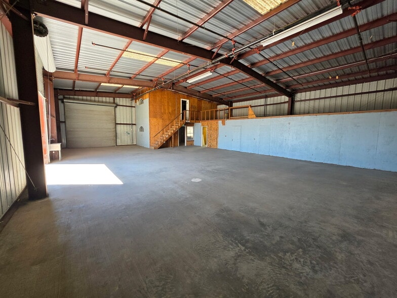 More Photos Of 2321 Fallon Rd, Hollister Distribution For Lease