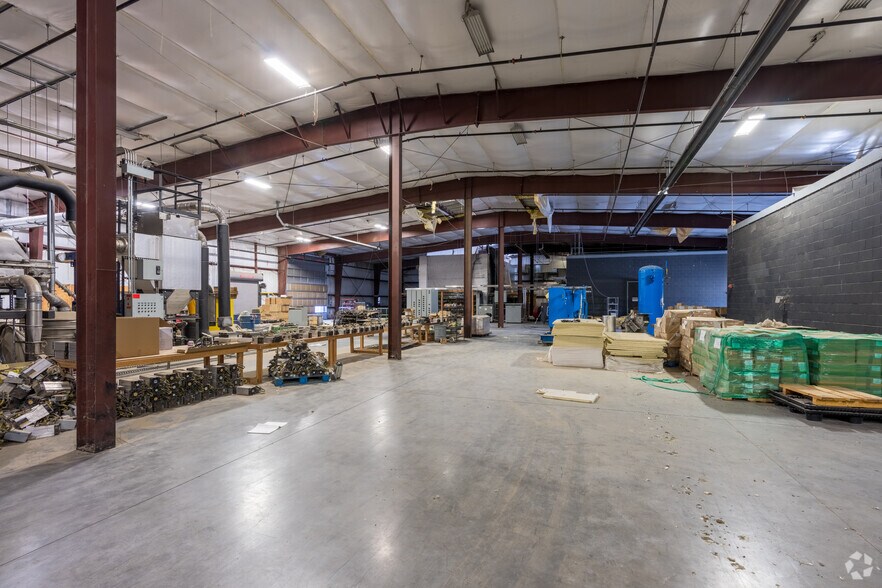 More Photos Of 71722 E Columbia Ave, Boardman Industrial For Sale