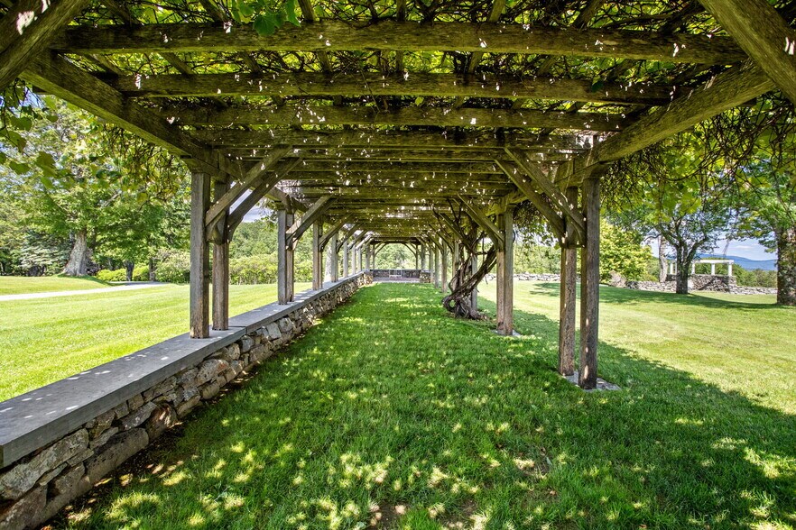 More Photos Of 4 Windmill Hill rd, Dublin Specialty For Sale