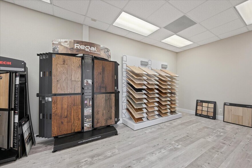 More Photos Of 310 E 17th St, Cheyenne Flex For Sale