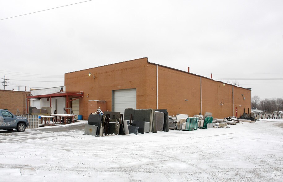 More Photos Of 2002 Zettler Rd, Columbus Flex For Lease
