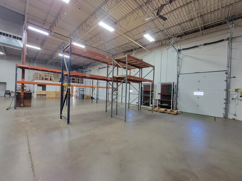 More Photos Of 3701 S Western Ave, Sioux Falls Warehouse For Lease