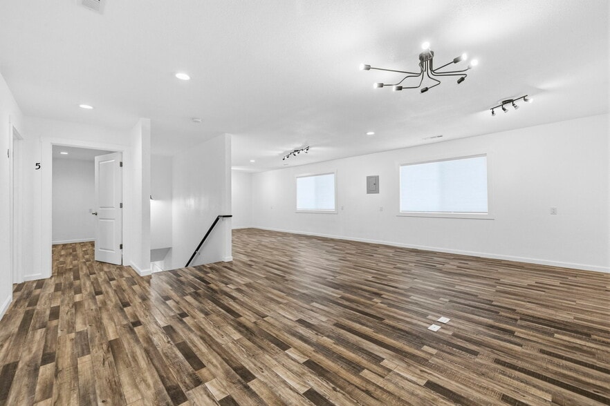 More Photos Of 19468 Village Dr, Sonora Office For Sale