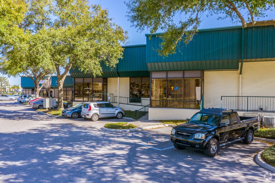 More Photos Of 3601 Vineland Rd, Orlando Warehouse For Lease