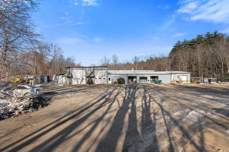 More Photos Of 225 West St, Berlin Flex For Sale