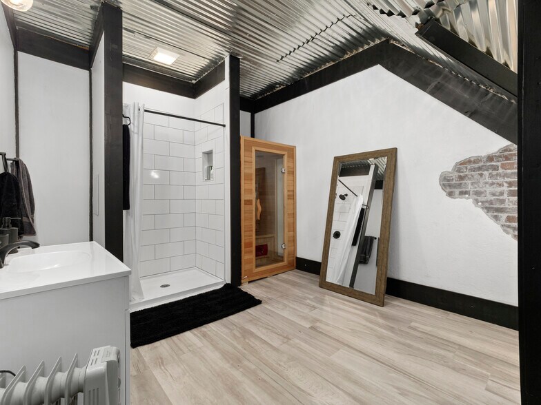 More Photos Of 200 Lincoln Ave, Pittsburgh Storefront Retail Office For Lease