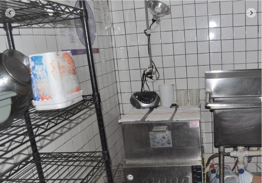 More Photos Of 9786 US Highway 271, Powderly Restaurant For Sale